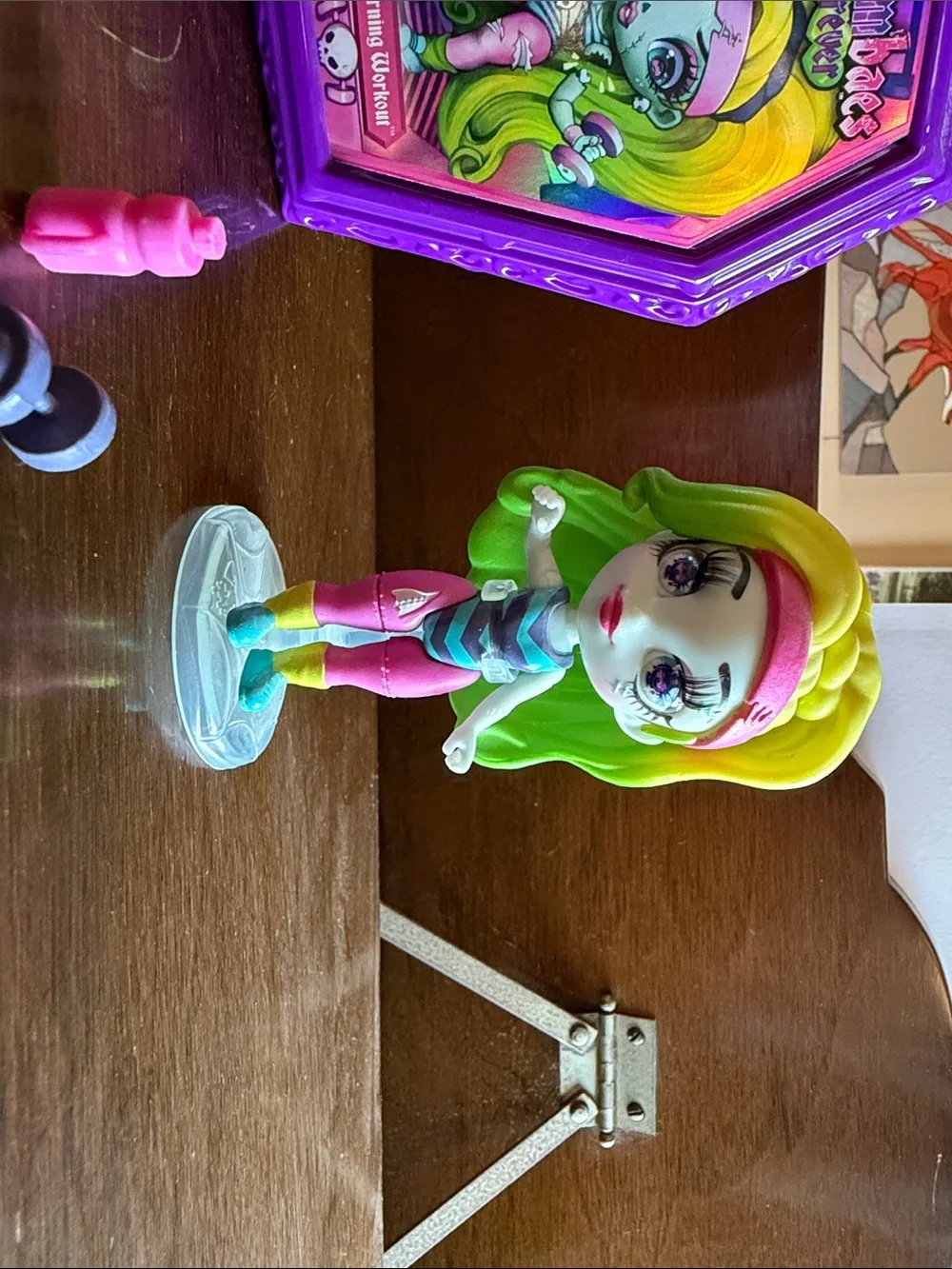 Zombaes Forever Workout Doll - Neon Green & Pink